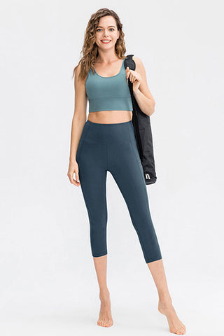 Wide Waistband Cropped Active Leggings with Pockets Wide Waistband Cropped Active Leggings with Pockets