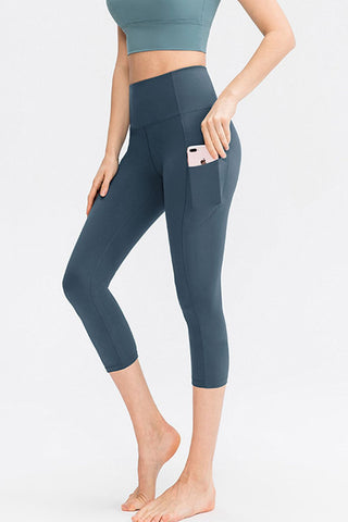 Wide Waistband Cropped Active Leggings with Pockets Wide Waistband Cropped Active Leggings with Pockets