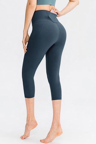 Wide Waistband Cropped Active Leggings with Pockets Wide Waistband Cropped Active Leggings with Pockets